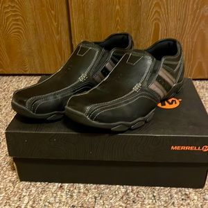 Black Sketchers Slipons